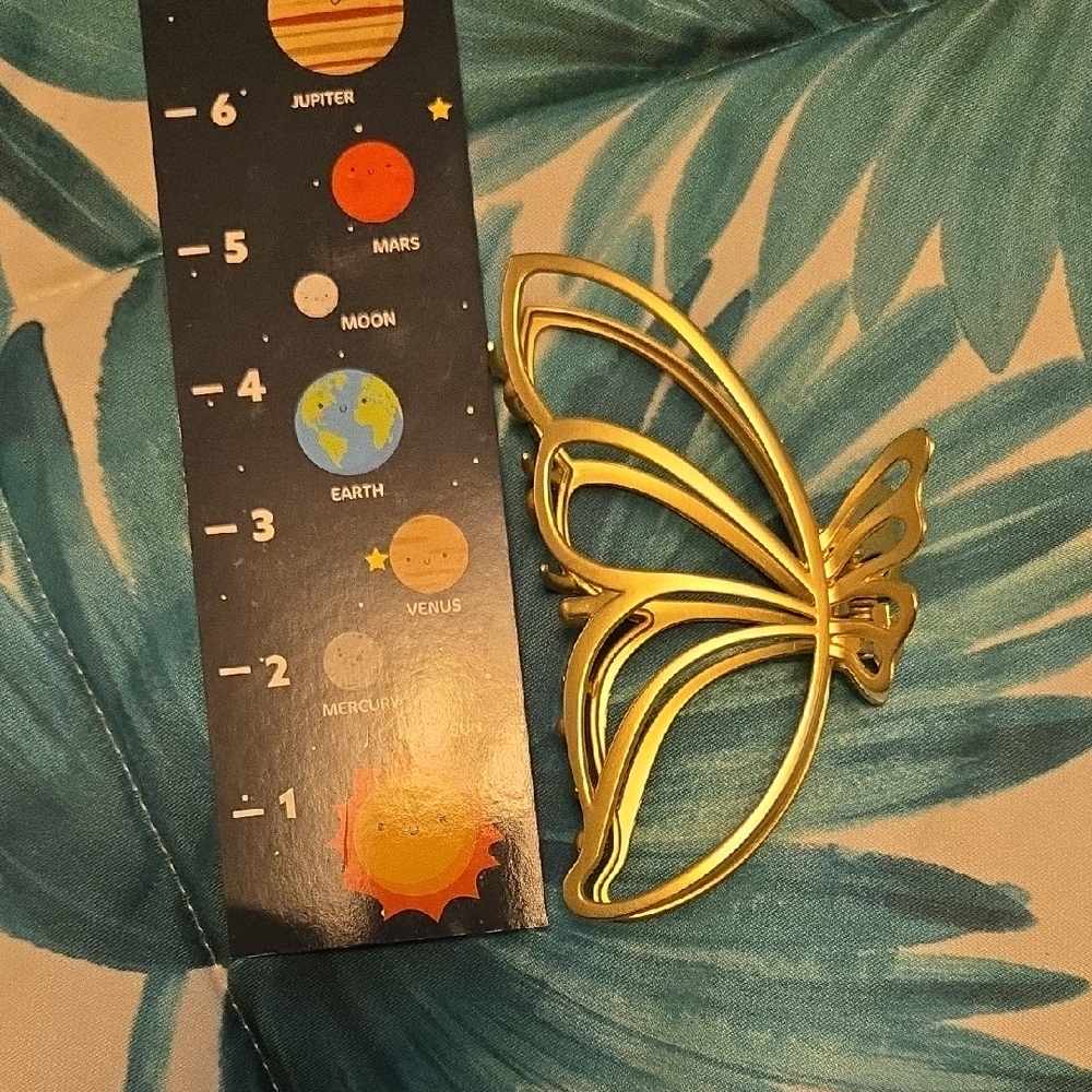 NWOT Gold Butterfly Hair Clip